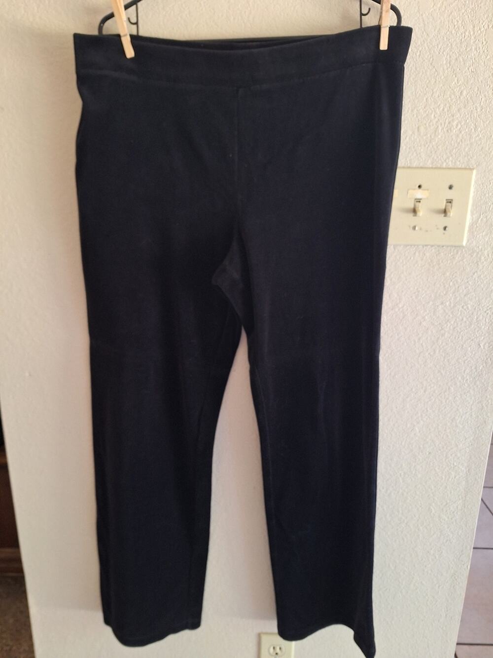 Jones New York Black Straight-Leg Velvet Lounge Pants